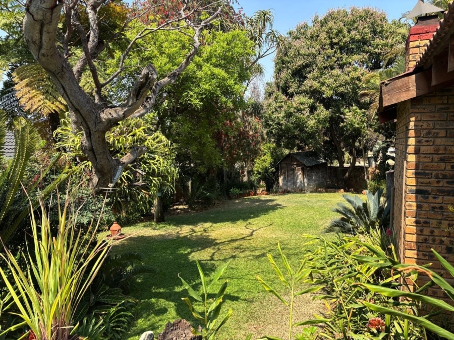 5 Bedroom Property for Sale in Safari Gardens North West